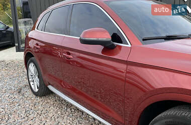 Внедорожник / Кроссовер Audi Q5 2018 в 