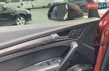 Внедорожник / Кроссовер Audi Q5 2018 в 