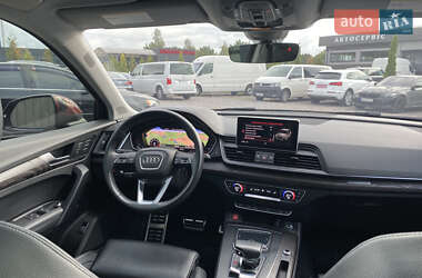 Внедорожник / Кроссовер Audi Q5 2018 в 