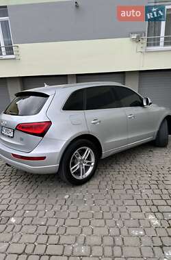 Внедорожник / Кроссовер Audi Q5 2012 в 