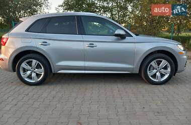 Внедорожник / Кроссовер Audi Q5 2017 в 