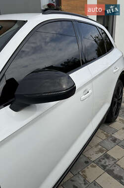Внедорожник / Кроссовер Audi Q5 2021 в 