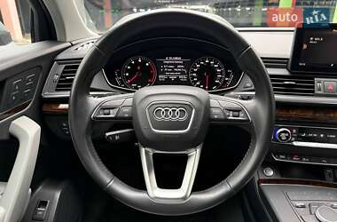 Внедорожник / Кроссовер Audi Q5 2018 в 