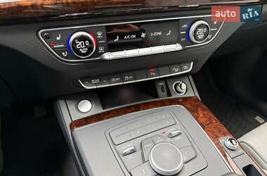 Внедорожник / Кроссовер Audi Q5 2018 в 