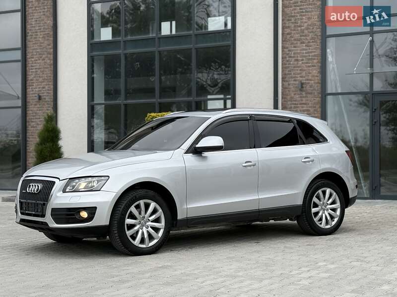 Внедорожник / Кроссовер Audi Q5 2010 в Тернополе