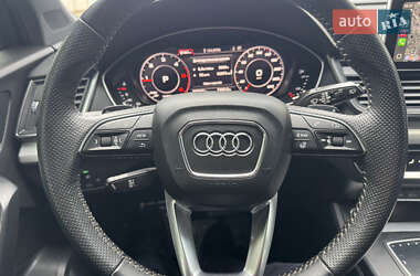 Внедорожник / Кроссовер Audi Q5 2017 в 