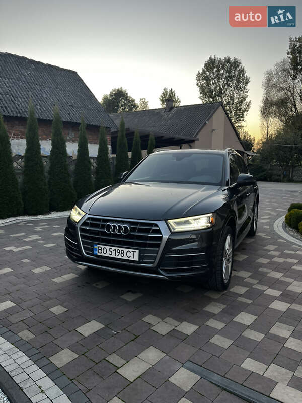 Позашляховик / Кросовер Audi Q5 2017 в Львові
