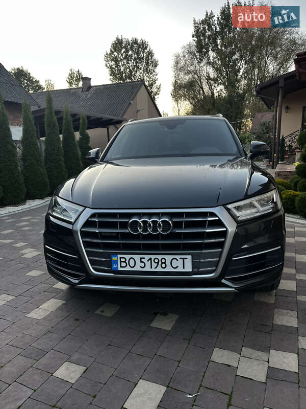 Позашляховик / Кросовер Audi Q5 2017 в Львові