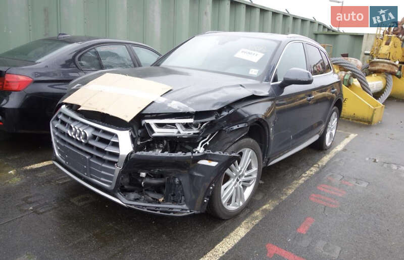 Позашляховик / Кросовер Audi Q5 2017 в Львові