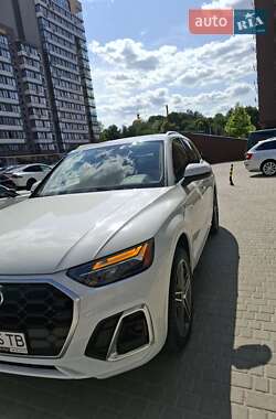 Позашляховик / Кросовер Audi Q5 2021 в 