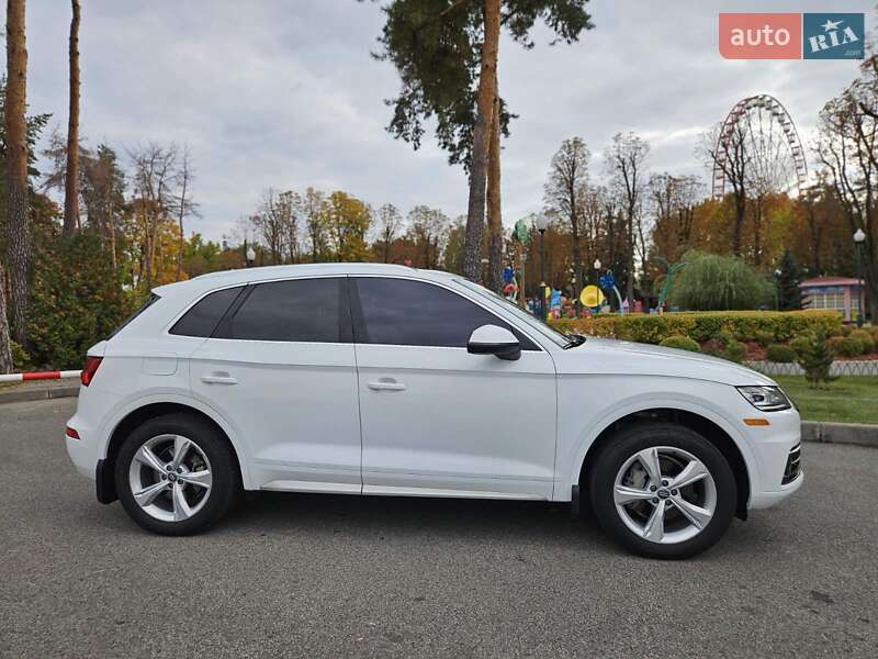 Позашляховик / Кросовер Audi Q5 2017 в Києві