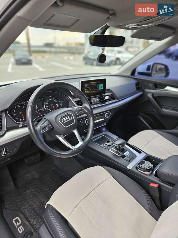 Позашляховик / Кросовер Audi Q5 2017 в Києві
