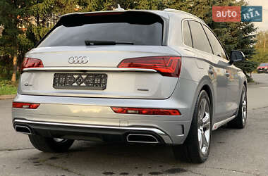 Внедорожник / Кроссовер Audi Q5 2021 в 