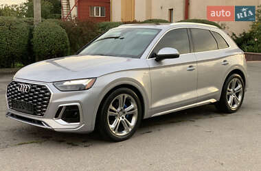 Внедорожник / Кроссовер Audi Q5 2021 в 