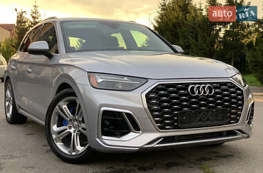 Внедорожник / Кроссовер Audi Q5 2021 в 