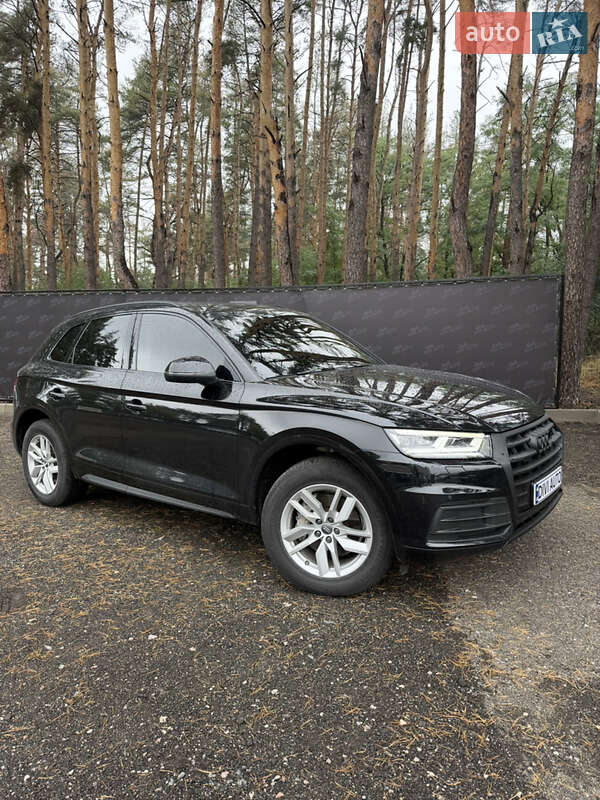 Позашляховик / Кросовер Audi Q5 2019 в Києві