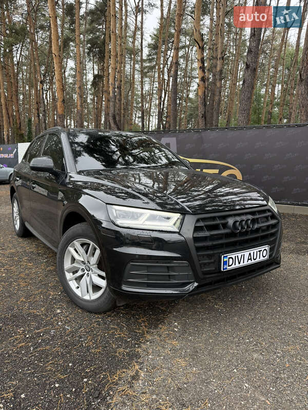 Позашляховик / Кросовер Audi Q5 2019 в Києві
