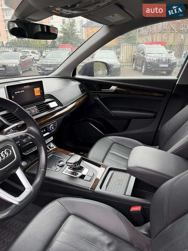 Позашляховик / Кросовер Audi Q5 2019 в Києві