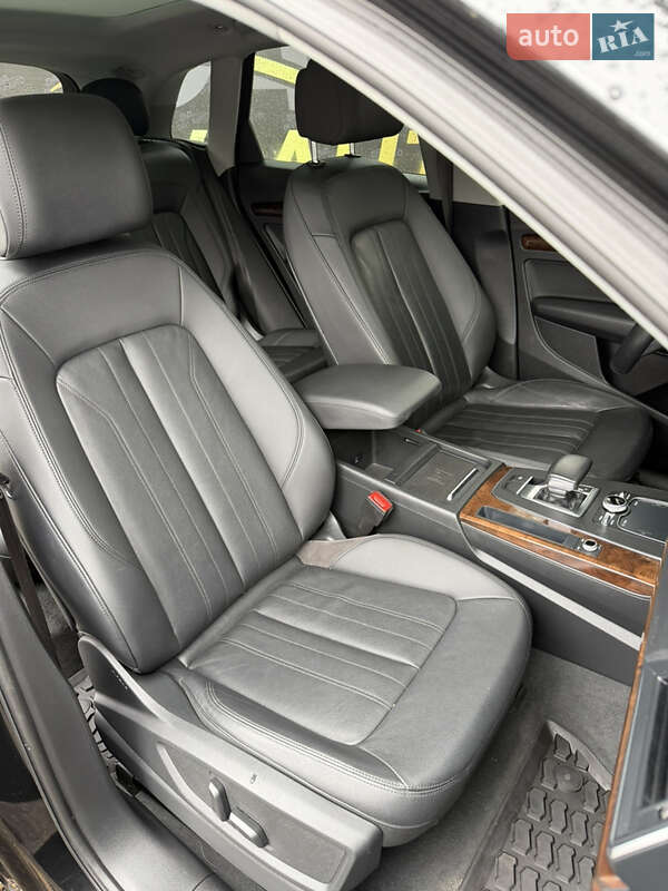 Позашляховик / Кросовер Audi Q5 2019 в Києві