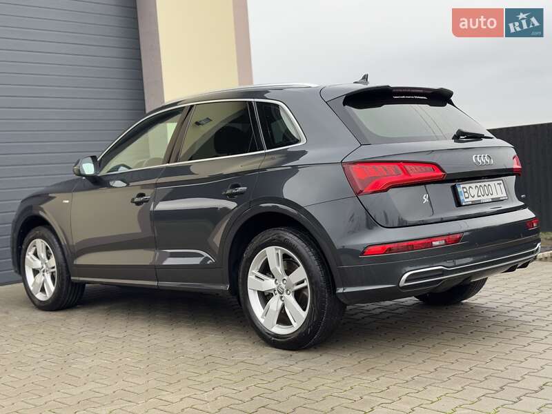 Внедорожник / Кроссовер Audi Q5 2017 в Стрые