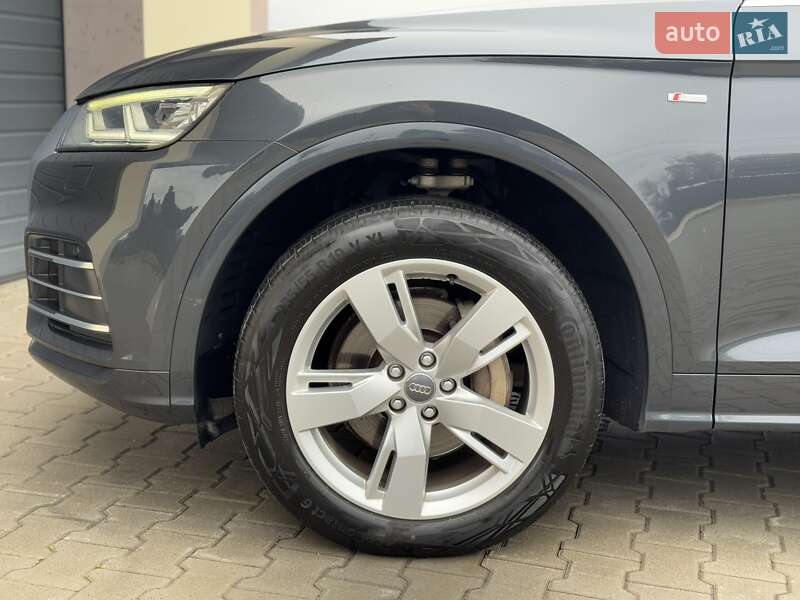 Внедорожник / Кроссовер Audi Q5 2017 в Стрые