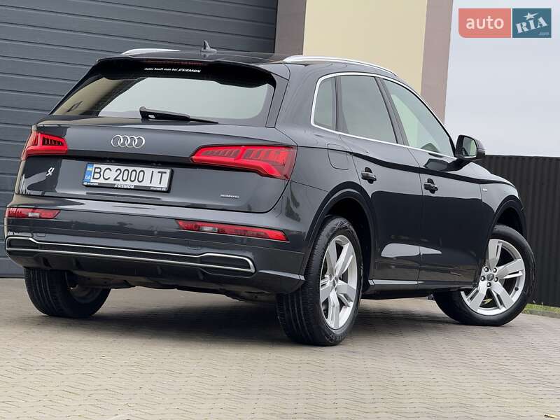 Внедорожник / Кроссовер Audi Q5 2017 в Стрые