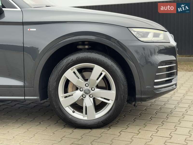 Внедорожник / Кроссовер Audi Q5 2017 в Стрые