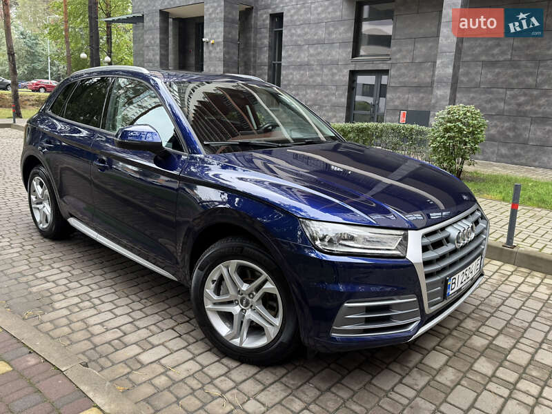 Позашляховик / Кросовер Audi Q5 2018 в 