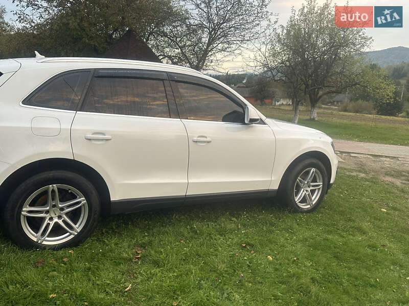 Позашляховик / Кросовер Audi Q5 2011 в Стрию