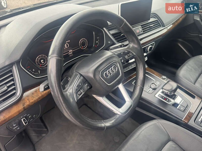 Внедорожник / Кроссовер Audi Q5 2018 в Луцке