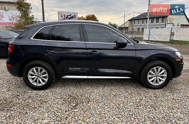 Позашляховик / Кросовер Audi Q5 2018 в 
