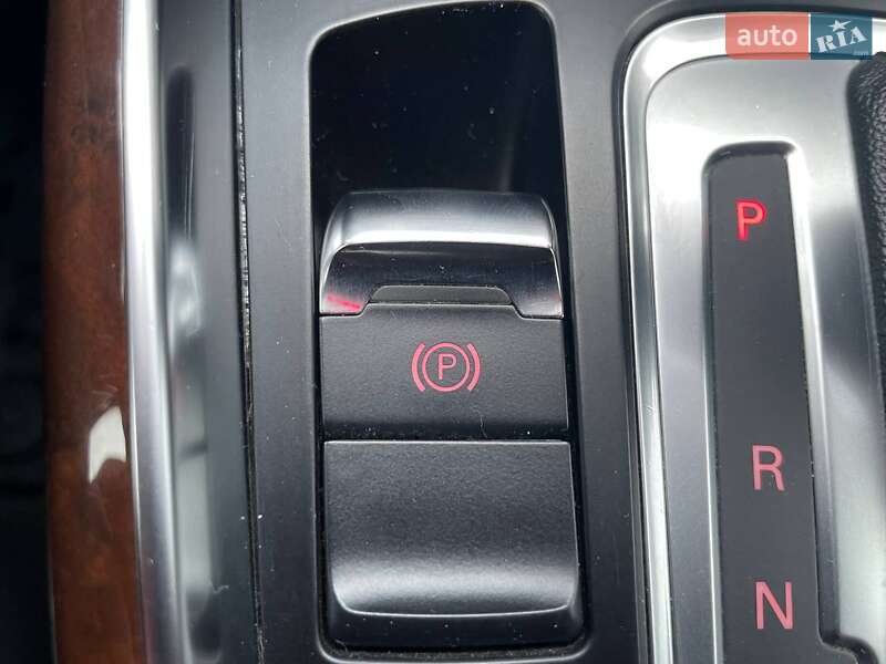 Внедорожник / Кроссовер Audi Q5 2011 в Киеве