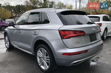 Внедорожник / Кроссовер Audi Q5 2018 в 