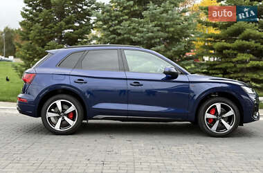 Позашляховик / Кросовер Audi Q5 2022 в 