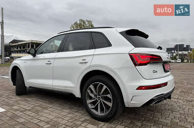 Позашляховик / Кросовер Audi Q5 2023 в 