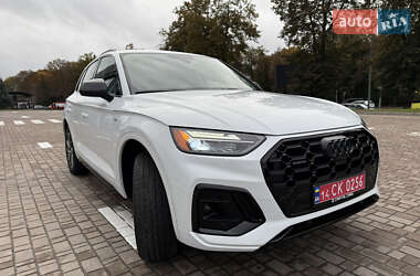 Позашляховик / Кросовер Audi Q5 2023 в 