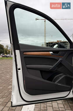 Позашляховик / Кросовер Audi Q5 2023 в 
