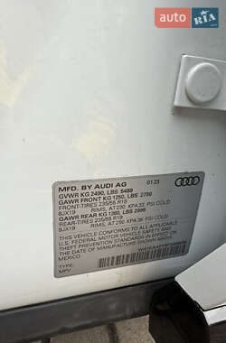 Позашляховик / Кросовер Audi Q5 2023 в 