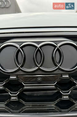 Позашляховик / Кросовер Audi Q5 2023 в 