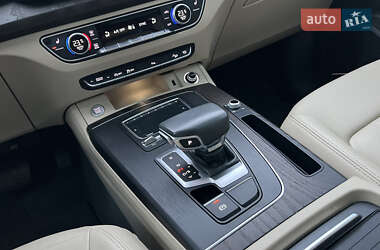 Внедорожник / Кроссовер Audi Q5 2019 в 