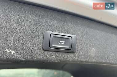 Позашляховик / Кросовер Audi Q5 2015 в 