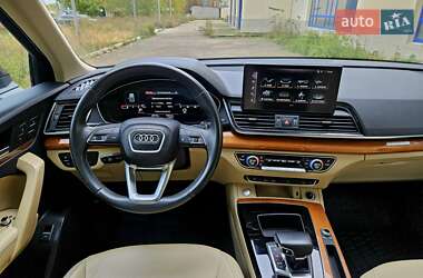 Позашляховик / Кросовер Audi Q5 2021 в  фото 9 Позашляховик / Кросовер Audi Q5 2021 в