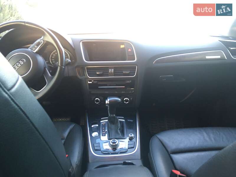Внедорожник / Кроссовер Audi Q5 2015 в Ужгороде