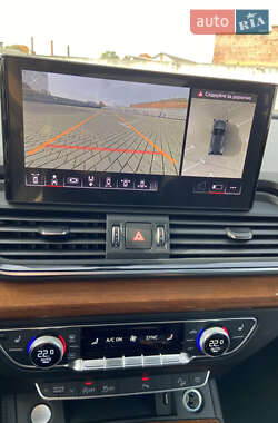 Позашляховик / Кросовер Audi Q5 2021 в 