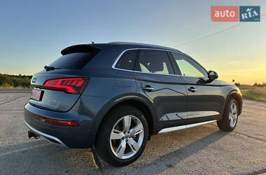 Внедорожник / Кроссовер Audi Q5 2018 в 