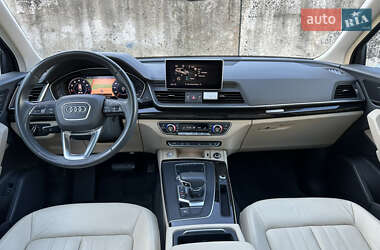 Внедорожник / Кроссовер Audi Q5 2018 в 
