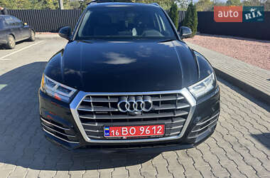Внедорожник / Кроссовер Audi Q5 2017 в 