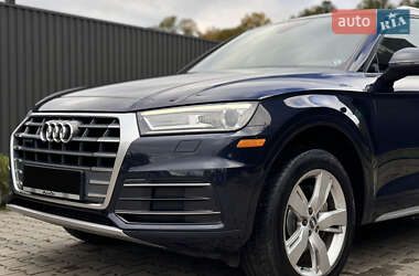 Внедорожник / Кроссовер Audi Q5 2017 в 