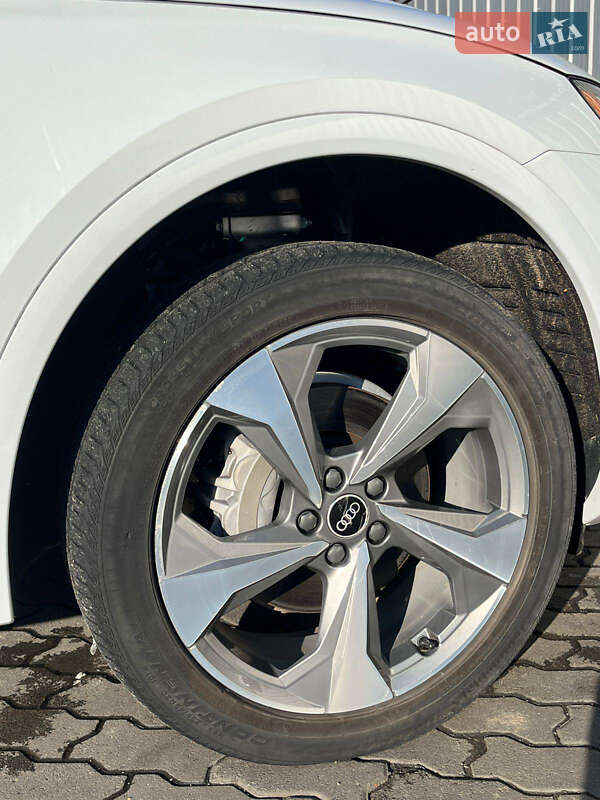 Внедорожник / Кроссовер Audi Q5 2020 в Луцке