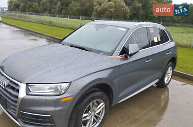 Внедорожник / Кроссовер Audi Q5 2017 в 